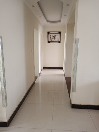 (峄城)凤鸣山庄3室2厅1卫132m²简单装修

